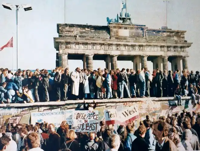 1989 AD — The Fall of the Berlin Wall